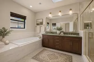 2041 W 14th 1/2 St, Houston, TX 77008 - Photo 23
