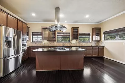 2041 W 14th 1/2 Street, Houston, TX 77008 - Photo 5