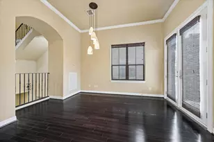 2041 W 14th 1/2 St, Houston, TX 77008 - Photo 9