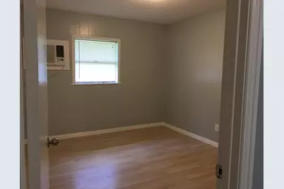 2018 Avenue L 1/2 #4, Huntsville, TX 77340 - Photo 5