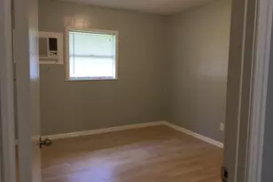 2018 Ave L 1/2, Huntsville, TX 77340 - Photo 5