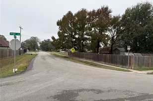 3003 Vega St, Houston, TX 77088 - Photo 13