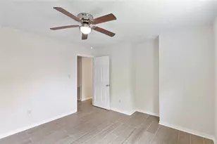1916 Baywood Dr, Bay City, TX 77414 - Photo 9