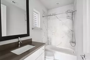 1005 St Charles St, Houston, TX 77003 - Photo 9