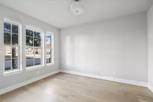 1005 St Charles St, Houston, TX 77003 - Photo 7