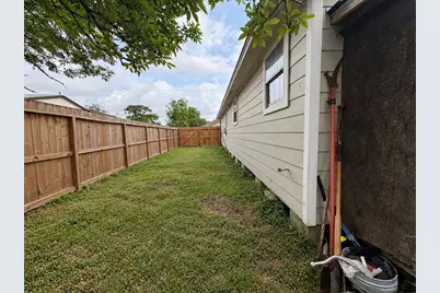 1115 Turner Street, Baytown, TX 77520 - Photo 11