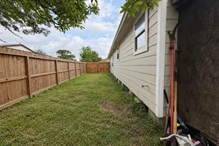 1115 Turner St, Baytown, TX 77520 - Photo 11