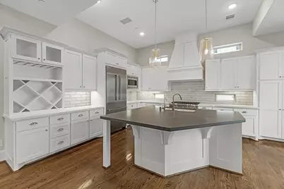 3709 Somerset Commons Lane, Houston, TX 77055 - Photo 7