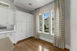 3709 Somerset Commons Ln, Houston, TX 77055 - Photo 11