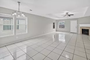 639 Regal Hollow Ln, Houston, TX 77073 - Photo 7
