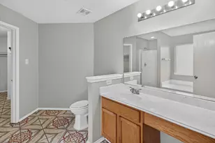 639 Regal Hollow Ln, Houston, TX 77073 - Photo 15