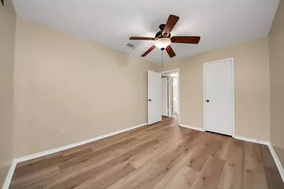 14219 Swanfield Dr, Houston, TX 77083 - Photo 31
