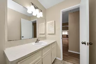 14219 Swanfield Dr, Houston, TX 77083 - Photo 29