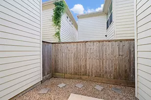 5951 S Loop E, Houston, TX 77033 - Photo 15