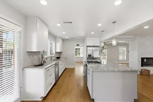 808 Chimney Rock Rd, Houston, TX 77056 - Photo 9