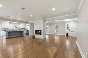 808 Chimney Rock Rd, Houston, TX 77056 - Photo 5