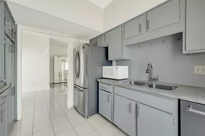 9809 Richmond Ave, Unit J-12, Houston, TX 77042 - Photo 9