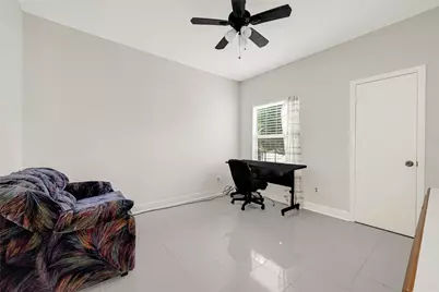 9809 Richmond Ave, Unit J-12, Houston, TX 77042 - Photo 11