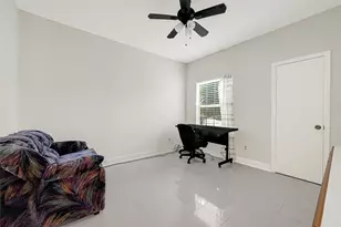 9809 Richmond Ave Unit J-12, Houston, TX 77042 - Photo 11