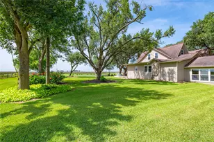 8711 Co Rd 403, El Campo, TX 77437 - Photo 33