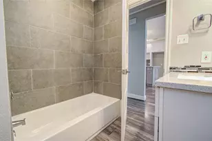 3060 Noble St, Houston, TX 77026 - Photo 27