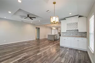 3060 Noble St, Houston, TX 77026 - Photo 7