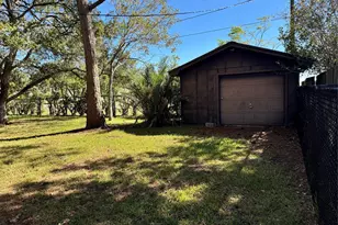 413 Elm Dr, Ganado, TX 77962 - Photo 33