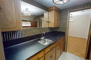 413 Elm Dr, Ganado, TX 77962 - Photo 13