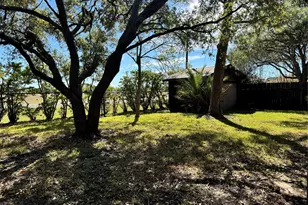413 Elm Dr, Ganado, TX 77962 - Photo 31