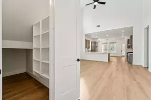 231 Congo Bay Cir, Willis, TX 77318 - Photo 5