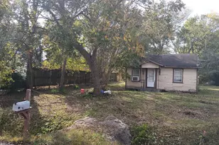 9631 Maxroy St, Houston, TX 77088 - Photo 3