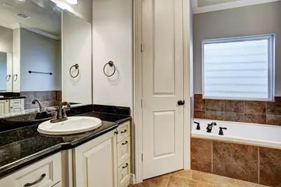 1140 Robbie Street, Houston, TX 77009 - Photo 9