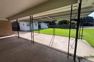 626 N Resident St, Wharton, TX 77488 - Photo 19
