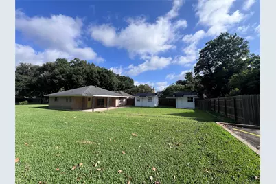 626 N Resident Street, Wharton, TX 77488 - Photo 5