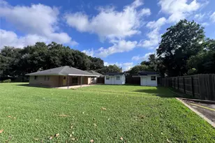 626 N Resident St, Wharton, TX 77488 - Photo 5