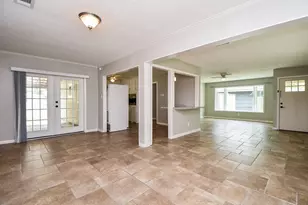 9614 Larston St, Houston, TX 77055 - Photo 7