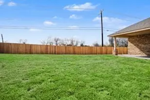 29 Greenbriar Loop, Angleton, TX 77515 - Photo 3