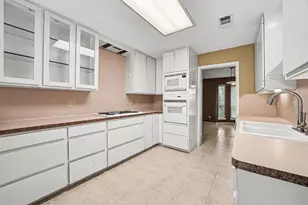 1661 W Sam Houston Pkwy S, Houston, TX 77042 - Photo 9