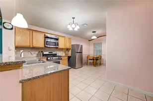 6726 Hampden Point Ct, Houston, TX 77040 - Photo 9