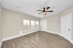 8306 Ginger Oak St, Houston, TX 77055 - Photo 19