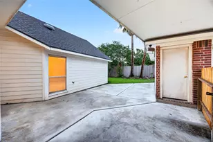 9910 Ripple Lake Dr, Houston, TX 77065 - Photo 39