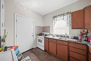 2820 Winnie St, Galveston, TX 77550 - Photo 9