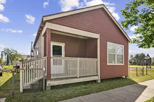 2820 Winnie St, Galveston, TX 77550 - Photo 3