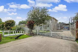 10034 Alfred Ln, Houston, TX 77041 - Photo 3