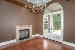 611 Park Ln, Friendswood, TX 77546 - Photo 9