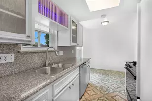 6322 King Post Dr, Houston, TX 77088 - Photo 13