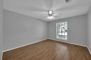 27121 Wells Ln, Oak Ridge North, TX 77385 - Photo 23
