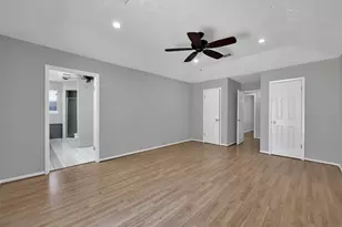 27121 Wells Ln, Oak Ridge North, TX 77385 - Photo 15