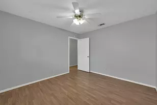 27121 Wells Ln, Oak Ridge North, TX 77385 - Photo 21