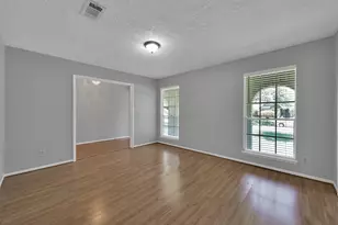 27121 Wells Ln, Oak Ridge North, TX 77385 - Photo 5